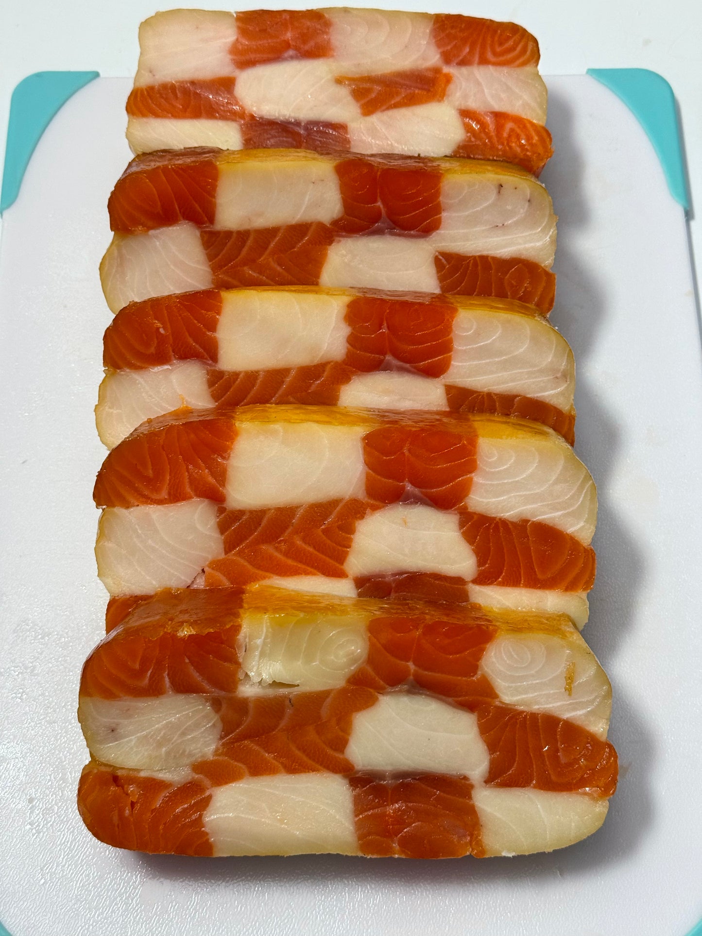 Fish Cake (Salmon+ Escolar)